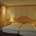 رومانتك شوايزرهوف 5* جريندلوالد