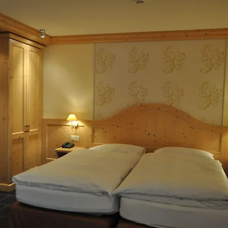 Romantik Schweizerhof 5* גרינדלוולד