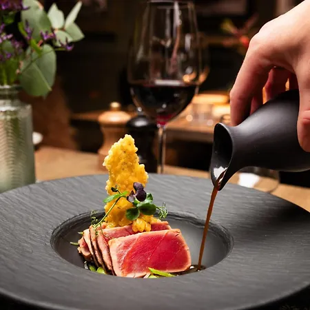 رومانتك شوايزرهوف 5*